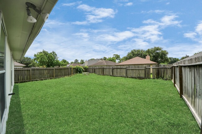 Building Photo - 24311 Hard Wood Dr
