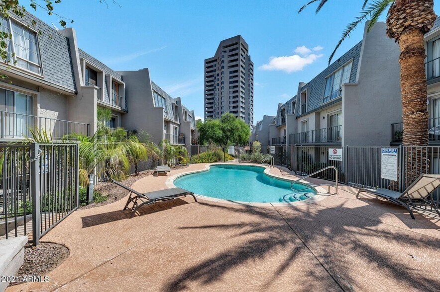 Building Photo - 1016 E Osborn Rd