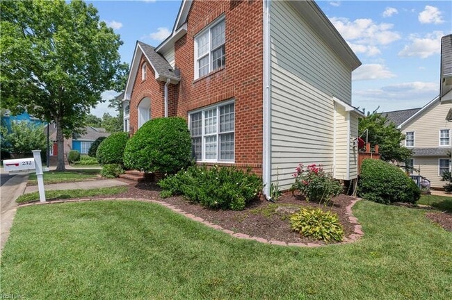 Building Photo - 232 Suri Dr