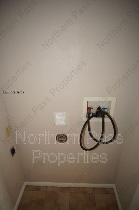 Building Photo - 4433 N Stanton St