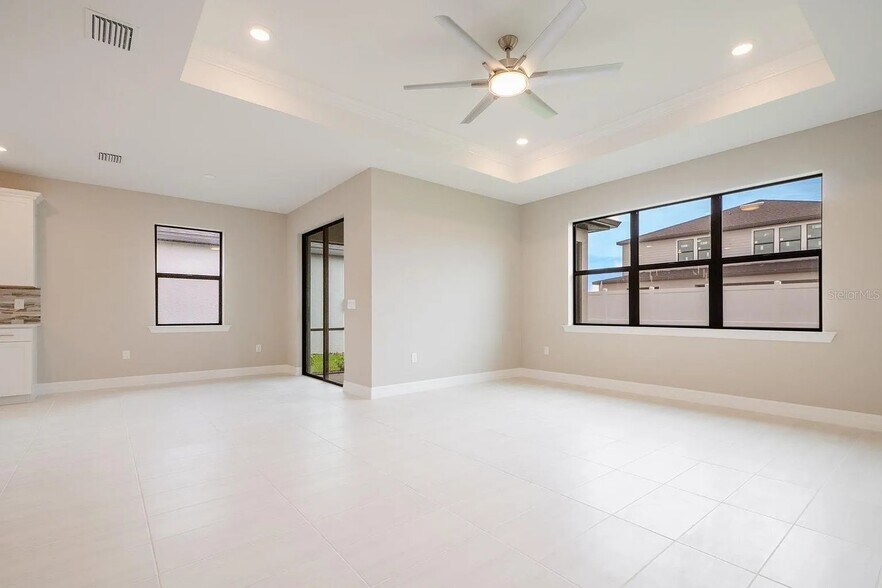 Building Photo - 2175 Darley Oak Way