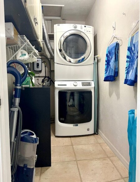 Building Photo - 2725 SE 2nd Ct