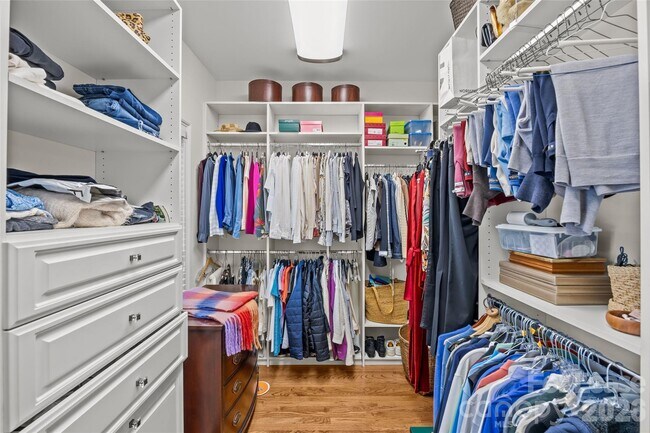 Building Photo - 5202 Carmel Club Dr