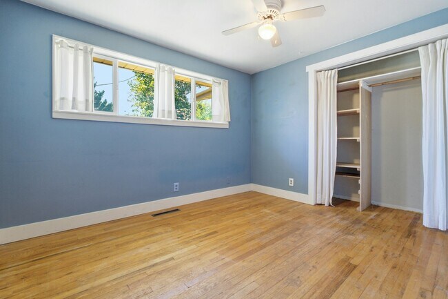 Building Photo - 555 S 1300 E