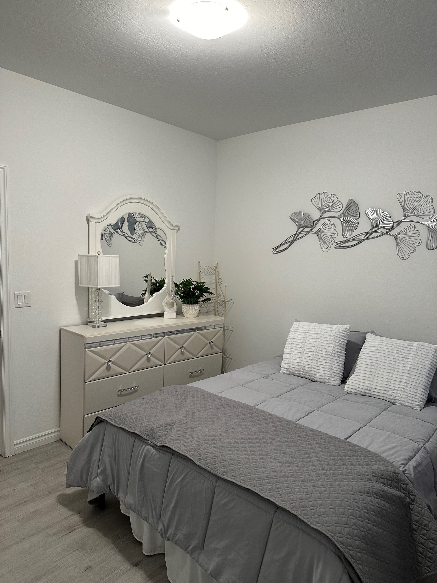 Bedroom - 1229 Ossa St