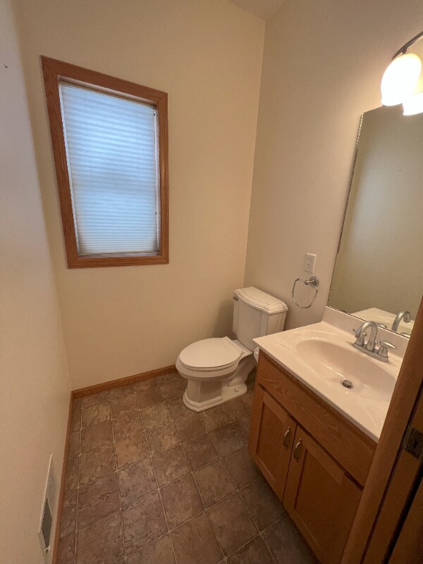 Building Photo - 54 Meadowlark Dr