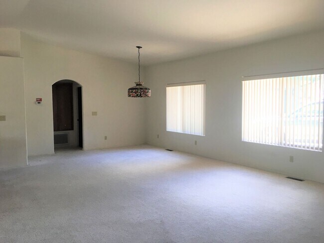 Building Photo - 1011 Sunrise Blvd