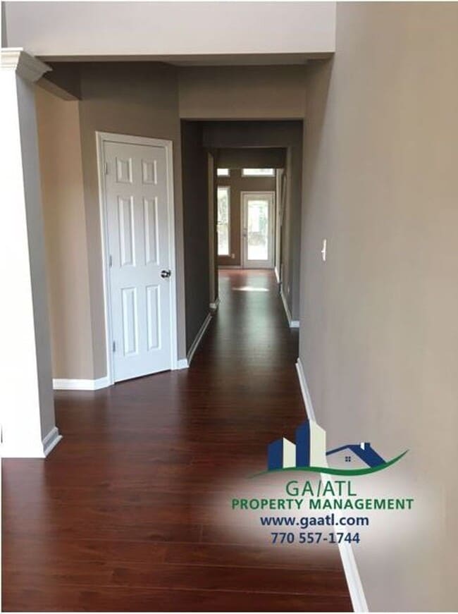 Building Photo - Large 4-bedroom house in the SECKINGER clu...