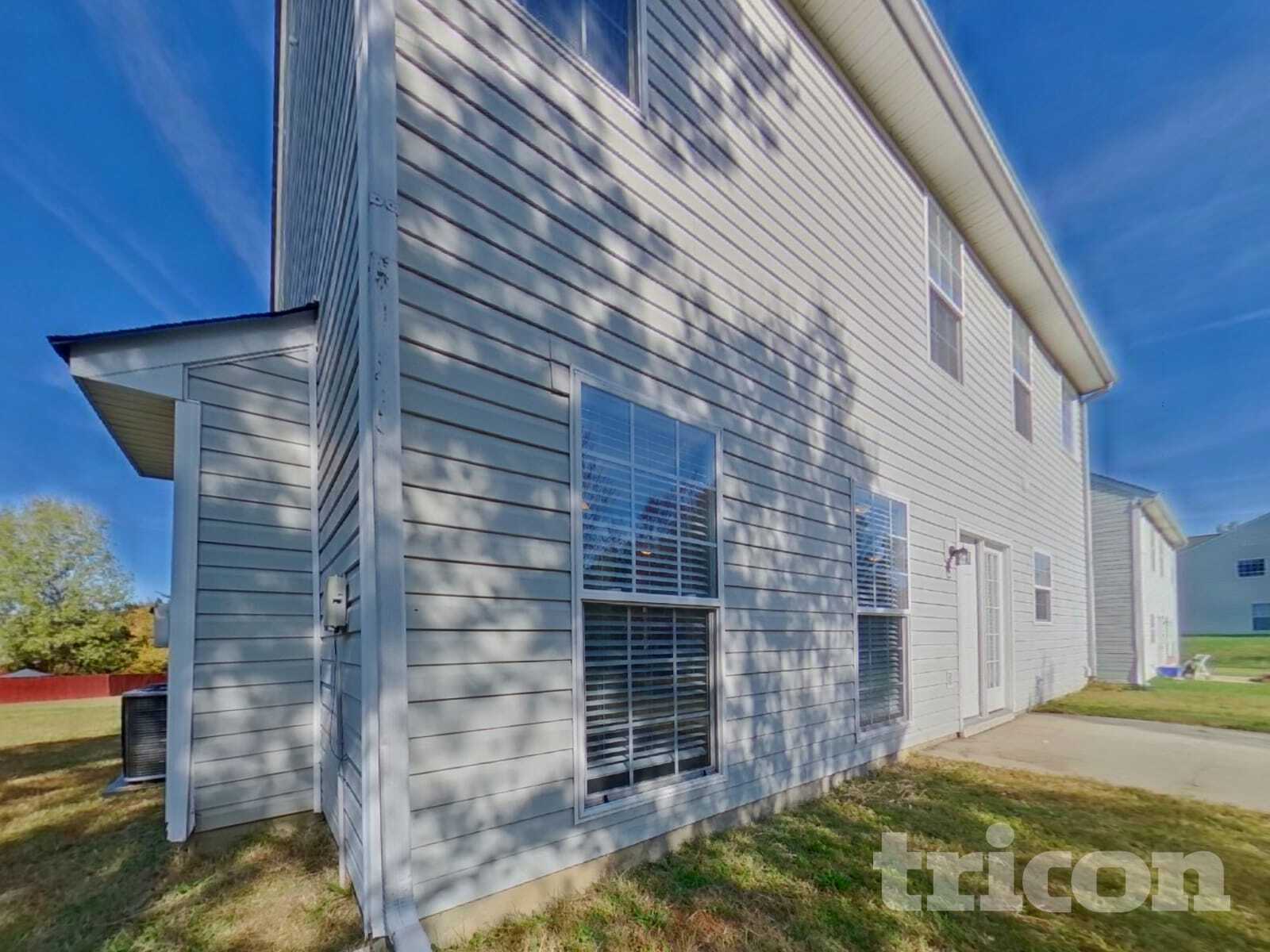 Building Photo - 1812 Southwind Dr
