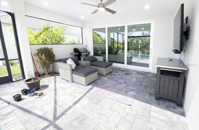 Building Photo - 1055 Waterline Ct