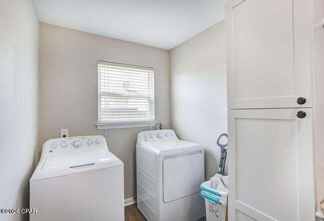 Building Photo - 8107 Heritage Woods Ln