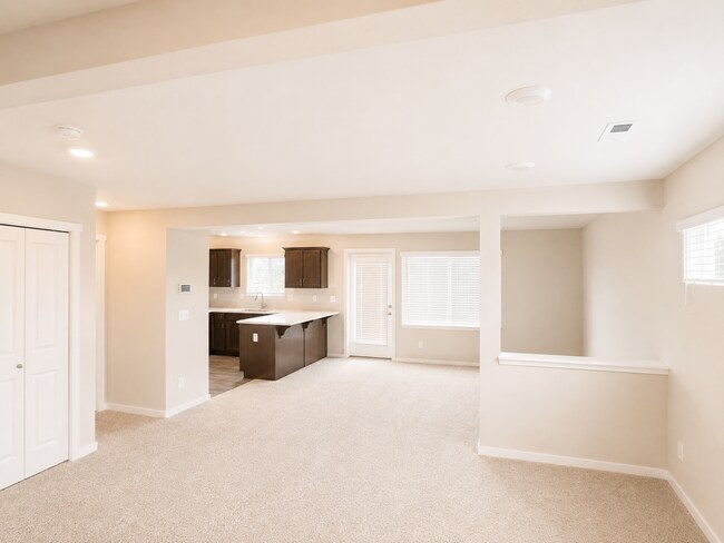Building Photo - 18505 Alpine Way E