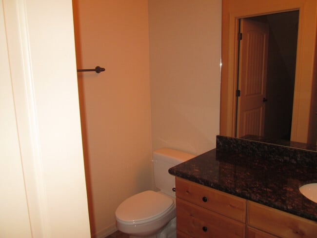 Building Photo - Unfurnished, 1-year long-term rental