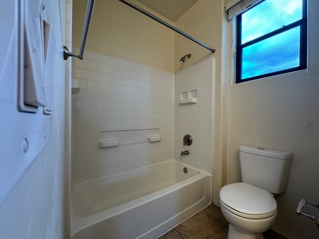 Building Photo - 4BR/3BA/2.5CG, 2534 sq.ft. rental with DEN in Sierra Vista, AZ