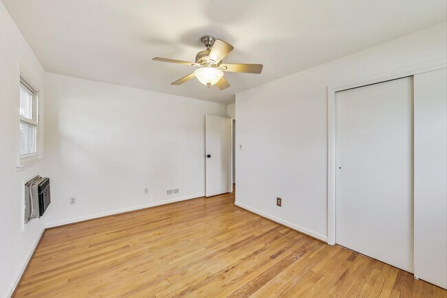 Building Photo - Fantastic in Frederick! Spacious 4 level Split -- 4 beds + 1 Full and 2 half baths