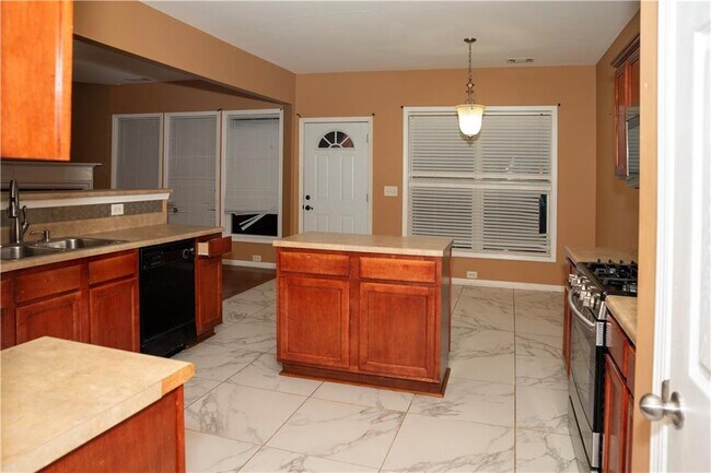 Building Photo - 2581 Southhaven Ln