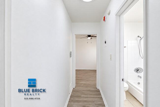 Building Photo - 7117 Fulton Ave