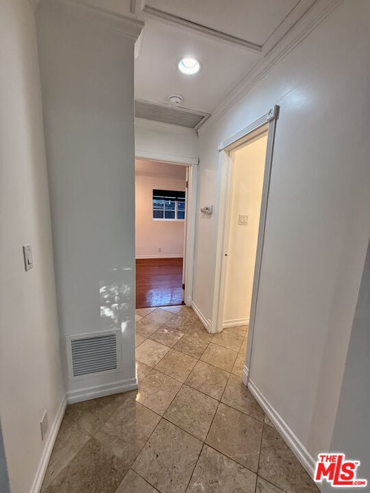 Building Photo - 1200 Laveta Terrace