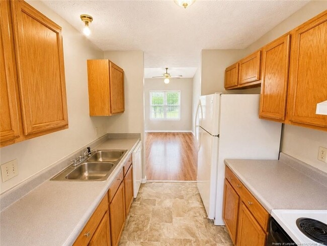 Building Photo - 633 Winthrop Ct