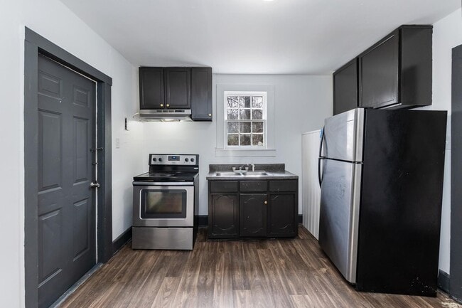 Building Photo - One Bedroom Home!