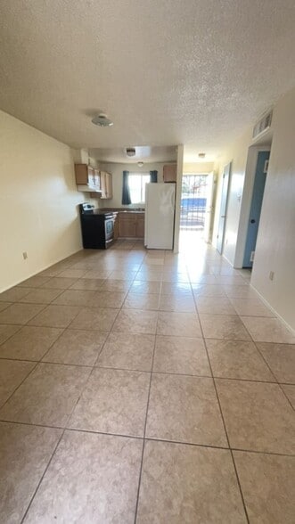 Building Photo - 2842 N Los Altos Ave