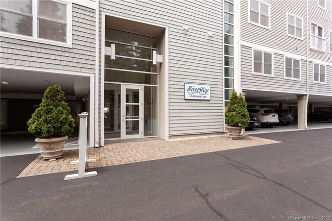 Building Photo - 4 Daskams Ln