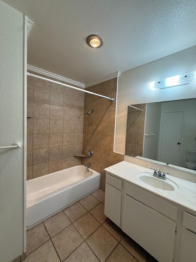 Building Photo - Large Two Story Condo with Two Car Detache...