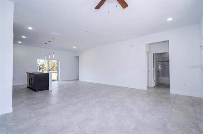 Building Photo - 2901 W Redgate Dr