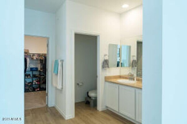 Building Photo - Apply Here www.realty480pm.appfolio.com/listings