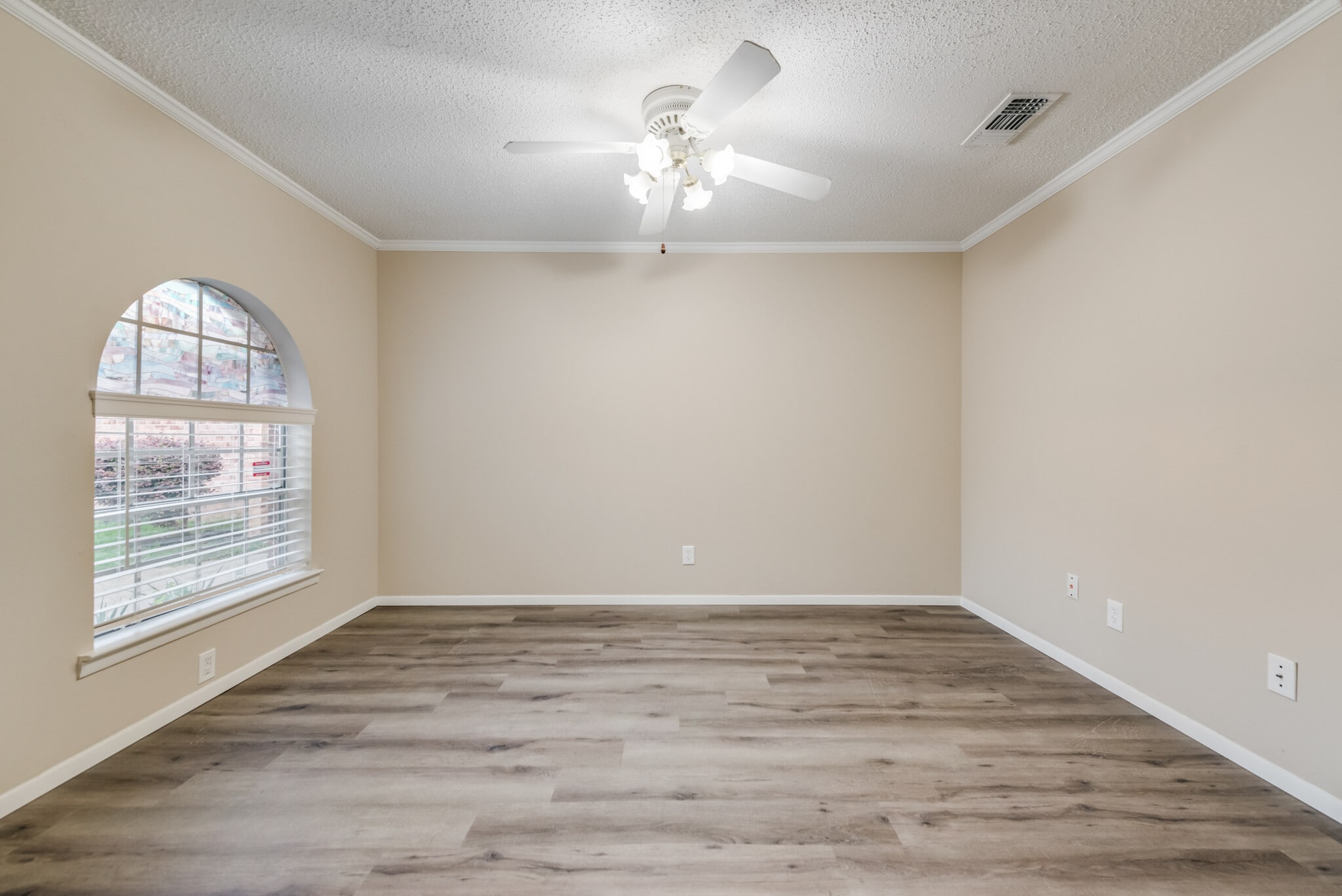 Living Room - 532 Billie Ruth Ln