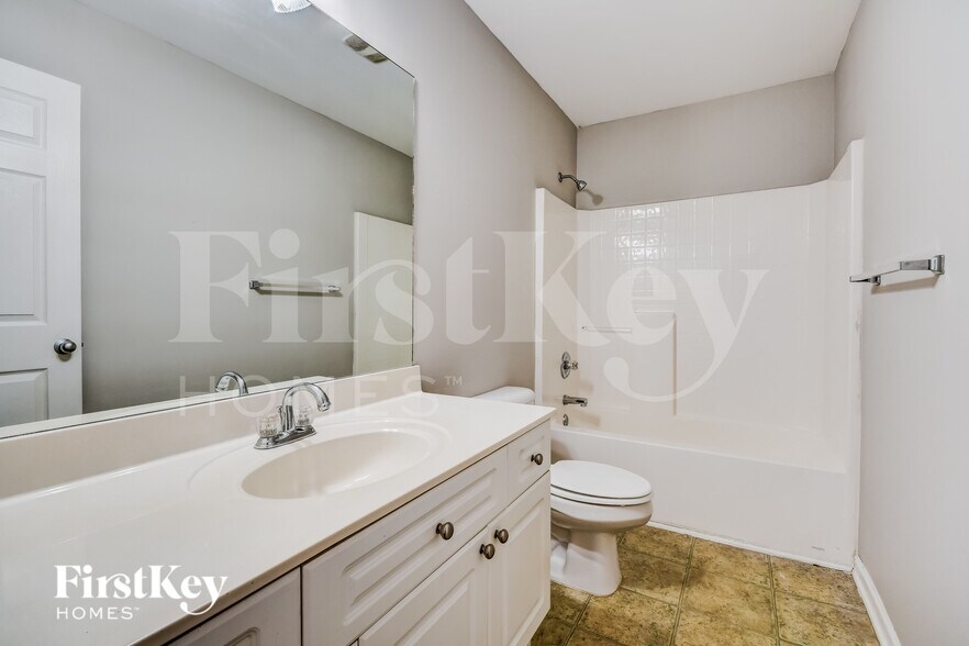 Building Photo - 753 Forest Lakes Dr