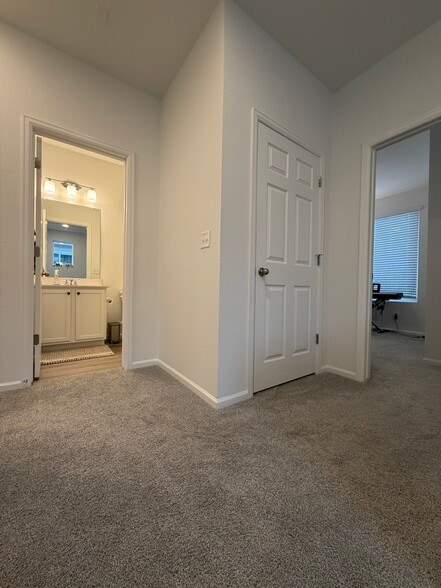 Second Floor Hallway - 2434 Vanhoutte Vw