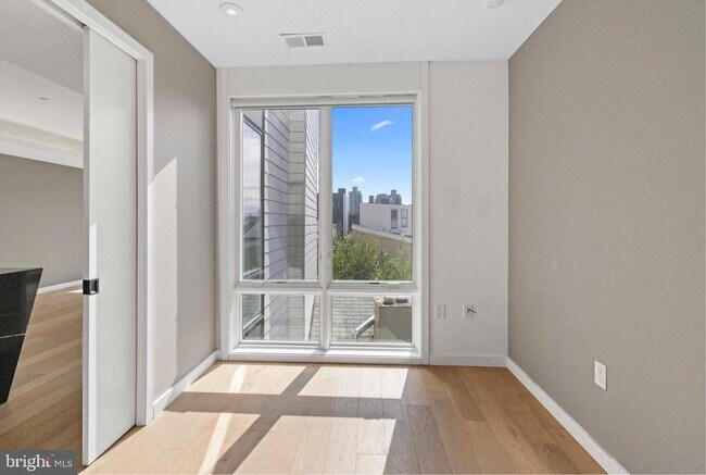 Building Photo - 807 N 3rd St
