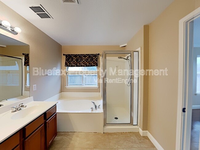 Building Photo - 9723 Connemara Bend