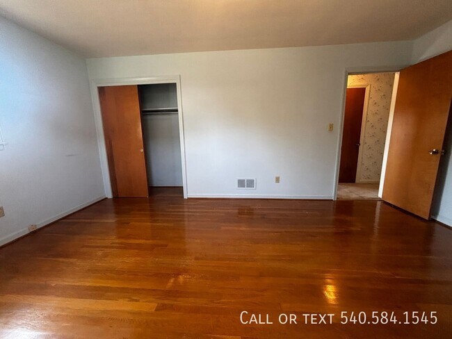 Building Photo - 1511 Narcissus St