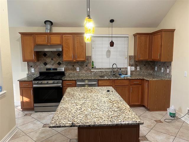 Building Photo - 430 Chinaberry Trail
