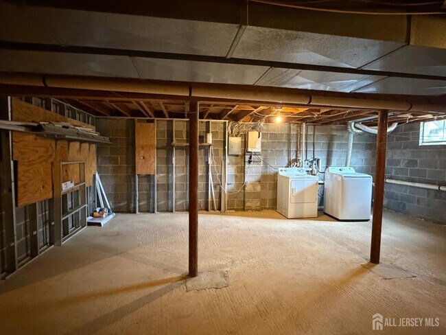 Building Photo - 99 Brookview Cir
