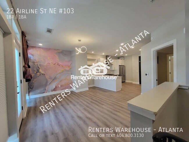 Building Photo - Location! Location! 2 Story 1 Bedroom step...
