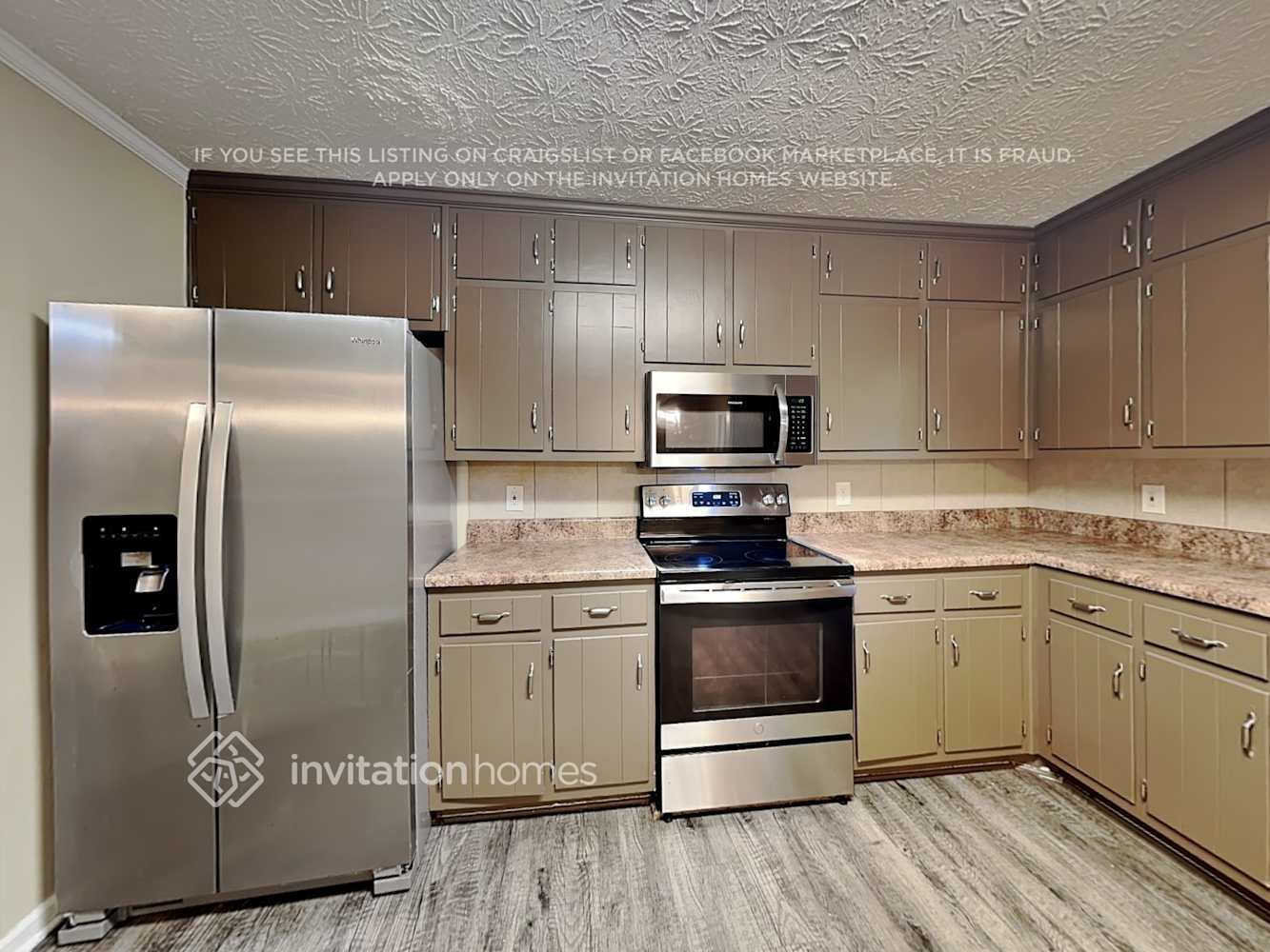 Building Photo - 820 Cedar Lake Dr SE