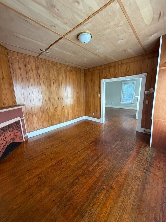 Building Photo - 707 Windsor Ave