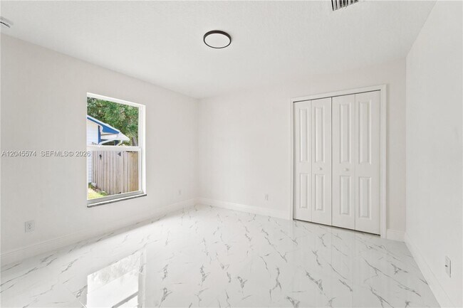 Building Photo - 5203 Birch Dr