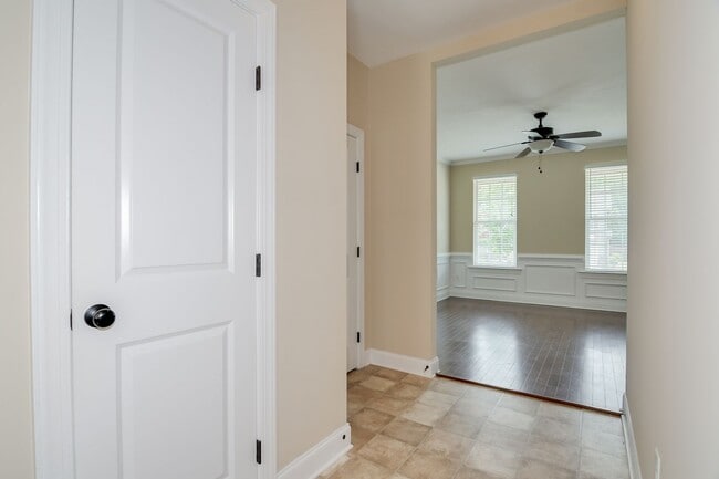 Building Photo - Canterbury Farms - 4 Bed 2.5 Bath