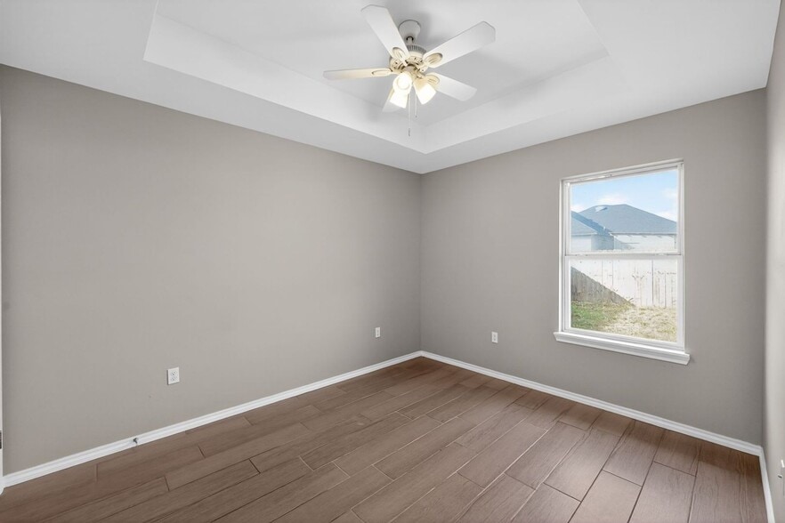 Building Photo - 340 Uva Ln