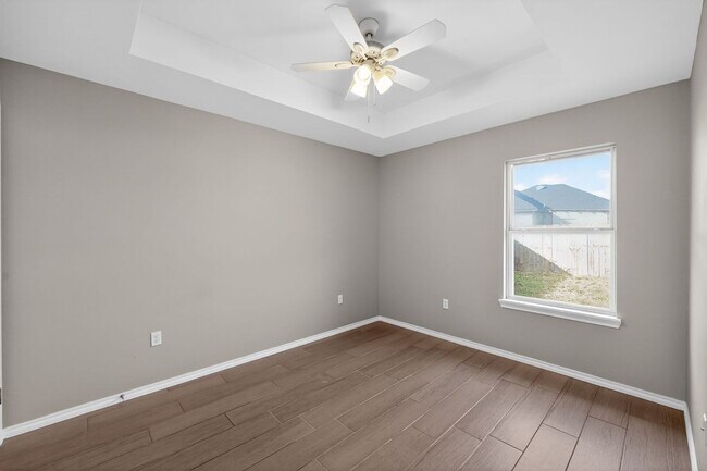 Building Photo - Charming 3BR Duplex in Brownsville