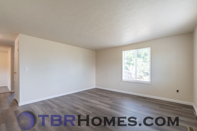 Building Photo - 9530 Pierce St