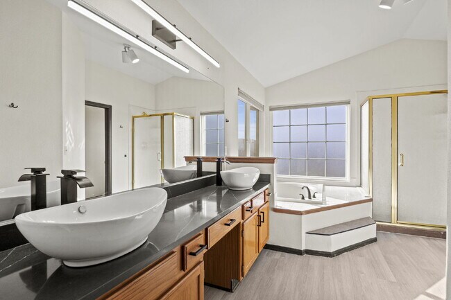 Building Photo - Huge Open-Concept Home in the Vibrant Briargate Neighborhood!