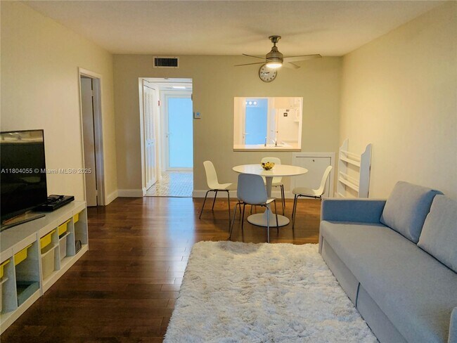 Primary Photo - 1481 S Ocean Blvd