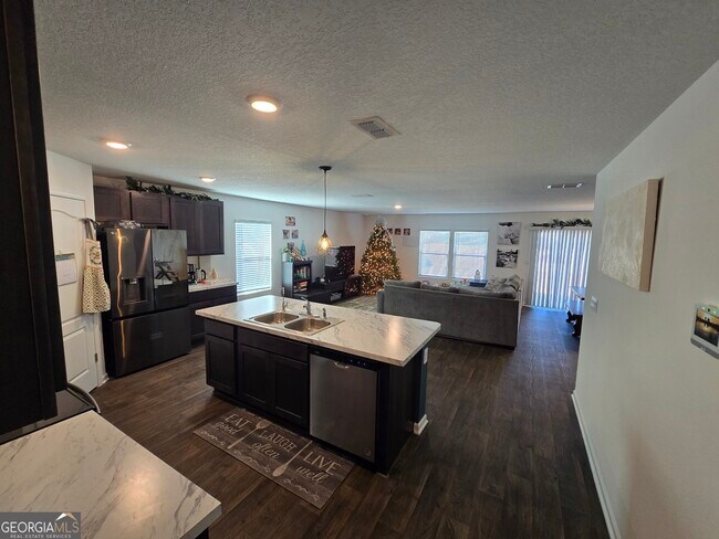 Building Photo - 108 Landing Blvd