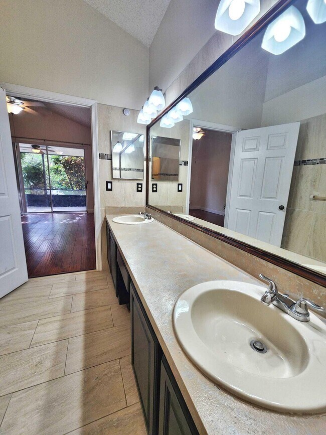 Building Photo - 7705 Forest Green Ln