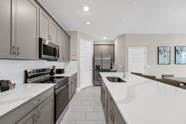 Building Photo - 7846 Spectrum Dr